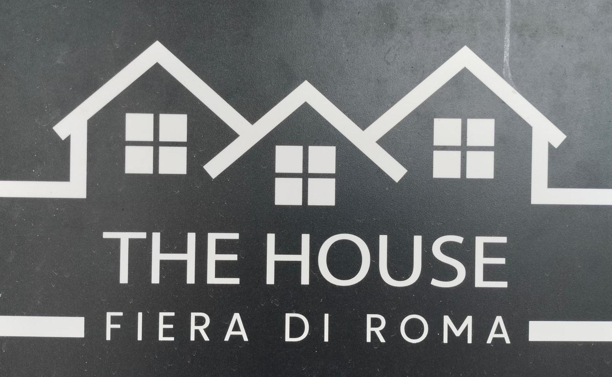 The House Room Aeroporto ฟิวมิชีโน ภายนอก รูปภาพ