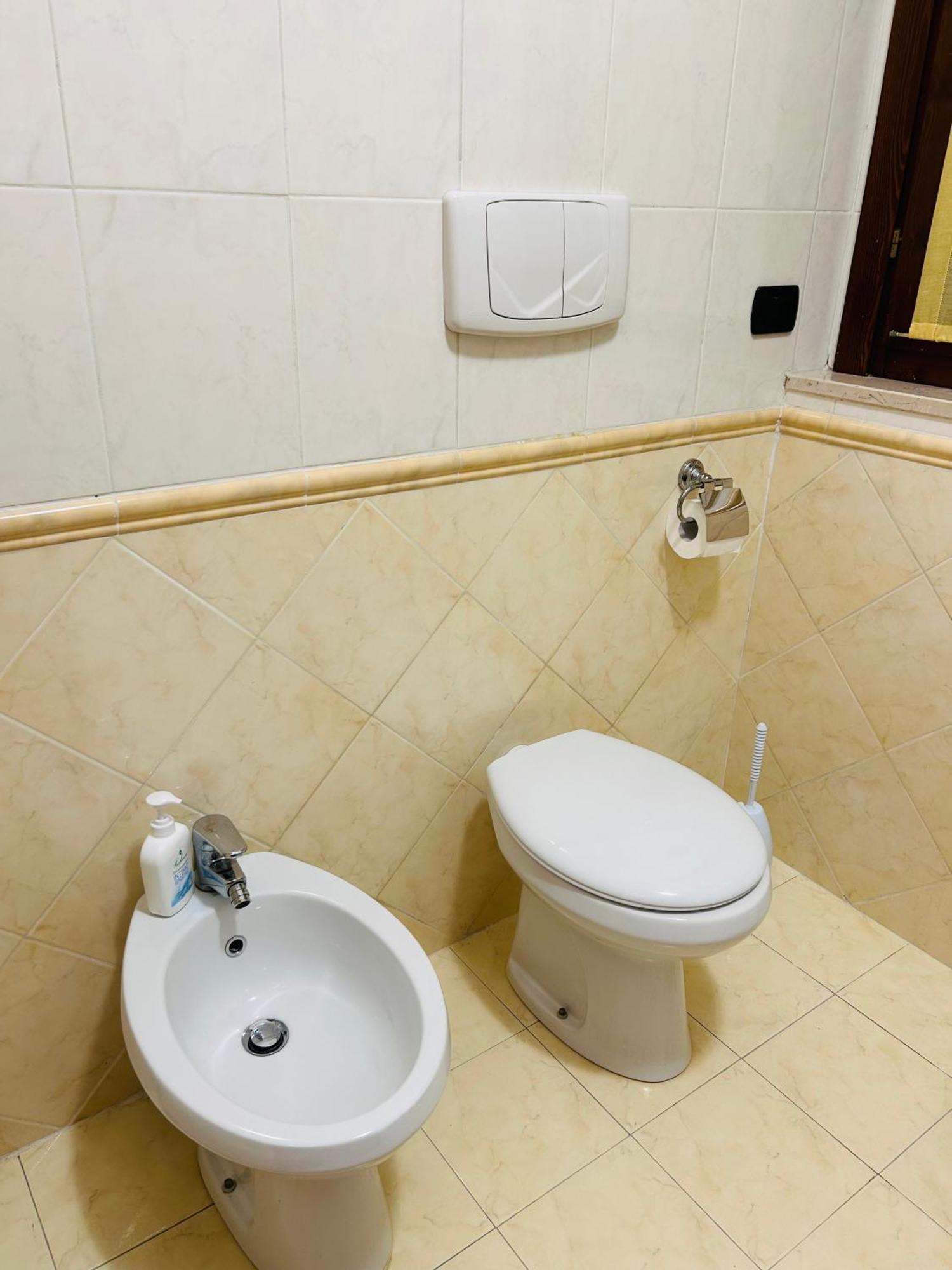 The House Room Aeroporto ฟิวมิชีโน ภายนอก รูปภาพ